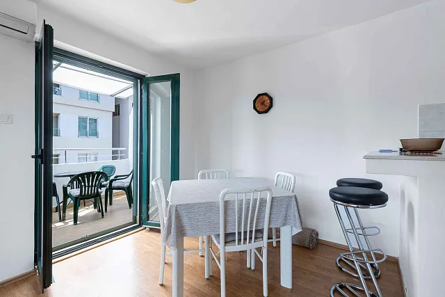 Ein-Zimmer-Wohnung in Budva – Meerblick
